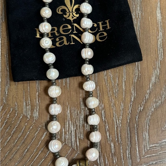 French Kande Bronze Medallion Necklace with Pearl Beads - Picture 5 of 6